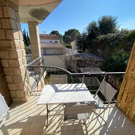 F2 4 Pers 5Min Commerce Plages Saint Aygulf Exterior photo