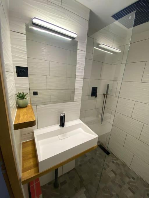 Apartment F2 4 Pers 5min Commerce Plages *
